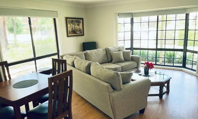 North Wagga Wagga Apartamento | Peaceful 2 Bedroom Home