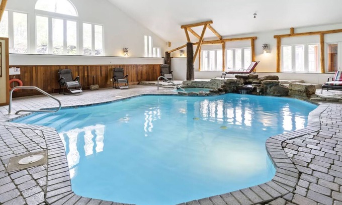 Mauricie Casa | Peaceful 2-Unit Forest Escape w/Spa, Fireplace Near Wolf River & Mauricie Park
