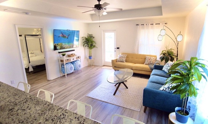 Gulf Breeze Casa | Peaceful 3-2 Home w/ Pool, 4min to beach, RV P-king, BBQ, Firepit, Fast Internet