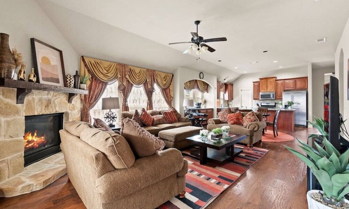 Grand Prairie Casa | Peaceful 3 BD Family Getaway