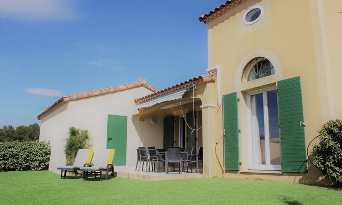 Beziers Villa | Tranquila villa de 3 dormitorios en complejo cerrado de St Thomas Golf Club con piscina climatizada