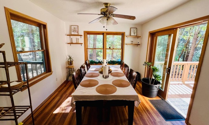 Foresthill Casa | Peaceful 3-bedroom house w/AC, fitness room & sauna in the middle of Forest