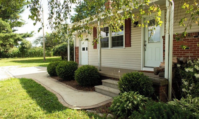 Loudonville Casa | Peaceful 3-Bedroom Countryside Home Near Mohican with Fireplace, & Patio