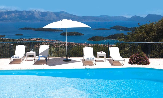 Lefkas Villa | Tranquila villa de 3 dormitorios con impresionantes vistas, piscina privada, aire acondicionado y Wi-Fi