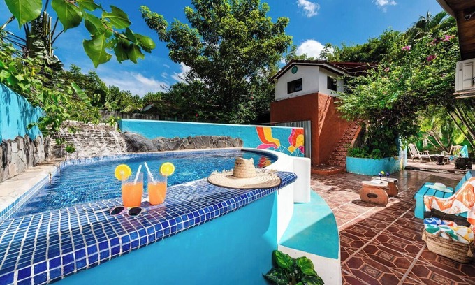 Junquillal Casa | Peaceful 3BR beach retreat w/ private pool, fast WiFi, & AC. Walk to Playa Junquillal. Includes detached casita.