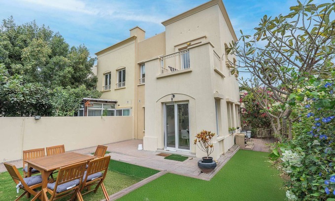 Emirates Hills Villa | Peaceful 3BR Villa in Springs Community - Sleeps 7!