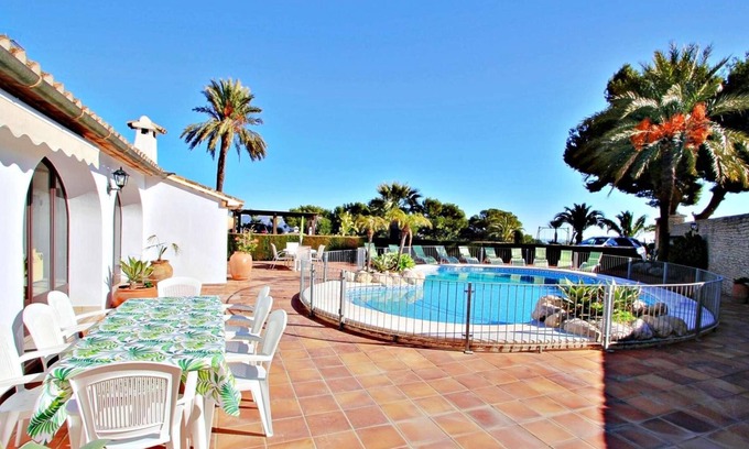 Fustera Villa | Tranquilo y privado / gran piscina / gran terraza acristalada