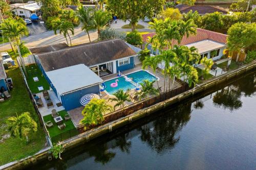 Fort Lauderdale Casa | Peaceful 5BR -Waterway Views Private Heated Pool
