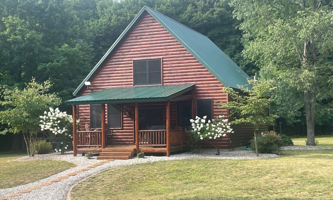 Alden Cabina | Peaceful Acres Getaway Alden, Mi