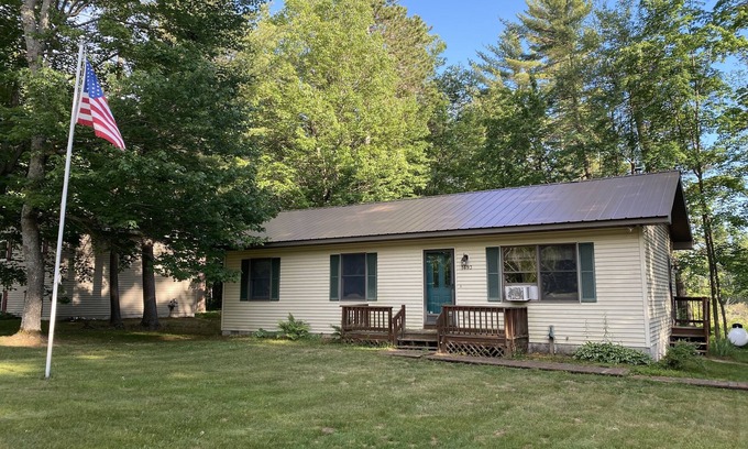 Gaylord Casa | Peaceful and Charming Home in the Heart of Northern MI