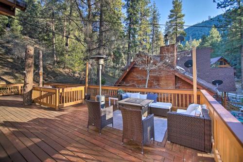 Pine Mountain Club Casa | Peaceful and Idyllic Forest Cabin with Pool Table