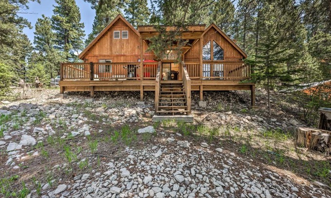 Cloudcroft Casa | Peaceful and Private Cloudcroft Cabin with Deck!