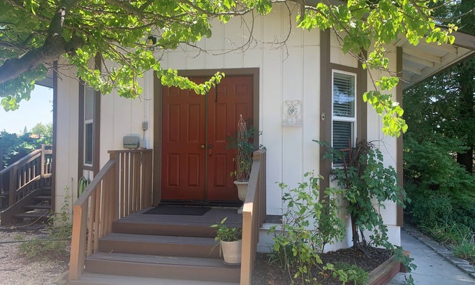 Cirby Side Cabaña | Peaceful and Private Cottage just 14 minutes from Thunder Valley Casino