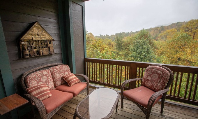 Foscoe Condominio | Peaceful Blue Ridge Getaway at Echota