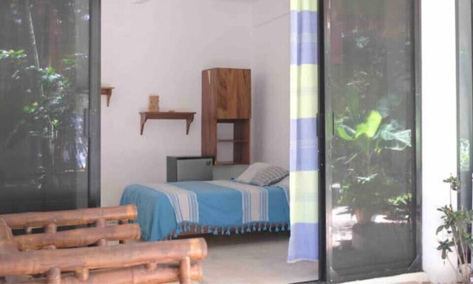 Tamarindos Apartamento | Peaceful body & soul retreat. Steps from beach! AC