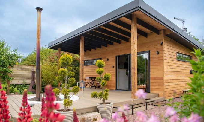 Balloch Villa | Peaceful Bothy Retreat