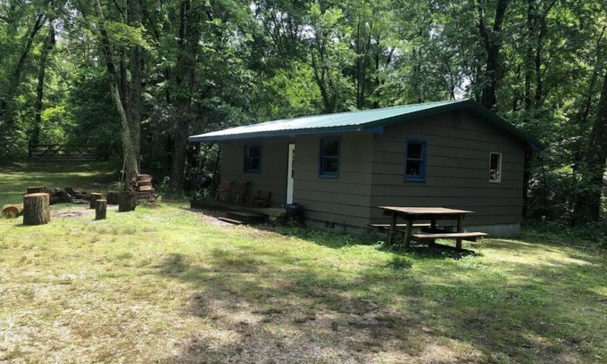 Westphalia Cabina | Peaceful Cabin By The Lake