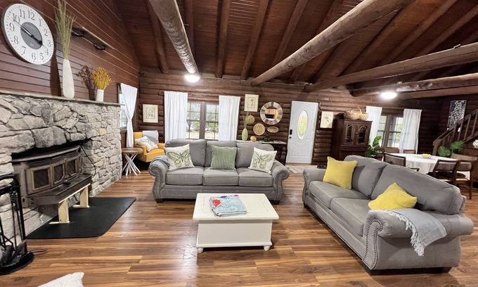 New Lisbon Cabina | Peaceful cabin on 10 acres w/ pond - close to Prairie Creek Reservoir