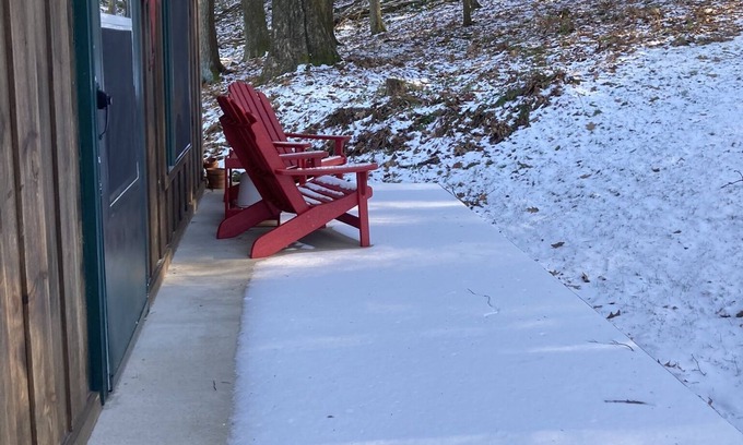 Lairdsville Cabina | Peaceful Cabin overlooking Lake