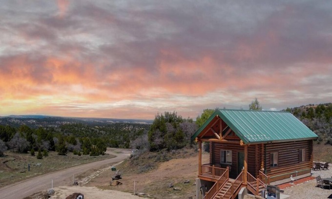 Alton Cabina | Peaceful Cabin with Spectacular Stargazing Hot Tub
