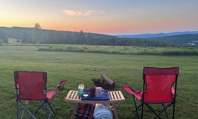 Orleans Alquiler De RV | Peaceful camp with breathtaking views