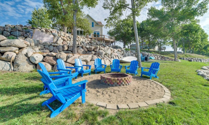 Clinton Apartamento | Peaceful Clinton Retreat w/ Lakefront Views!