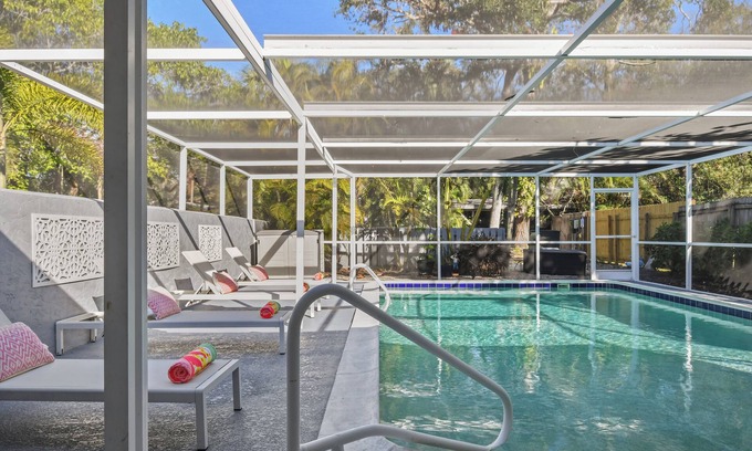 Indian Beach Sapphire Shores Casa | Peaceful Poolside Retreat in Historic Sarasota | Walk to Bay