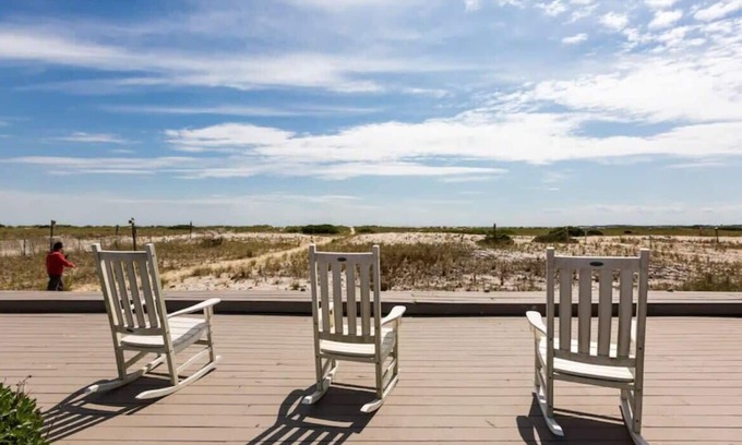 North Truro Condominio | Serenidad en la playa en East Harbor Cottage 2 !!