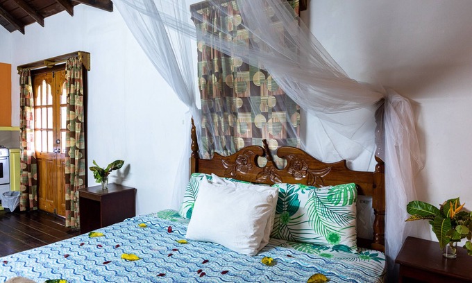 Ciceron Cabaña | Peaceful cottage in Marigot bay 2 mins walk to beach