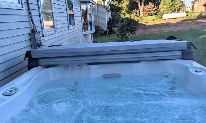 Ronks Casa | Peaceful Cottage in the heart of Amish Country with hot tub.