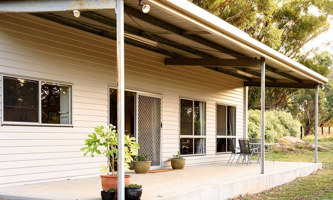 Willowmavin Cabaña | Peaceful cottage retreat an hour from Melbourne