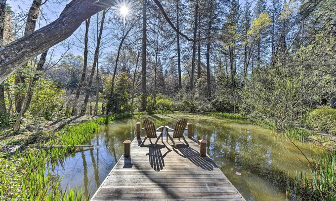 Cedar Ridge Cabaña | Peaceful Cottage w/ Grill & Yard in Grass Valley!