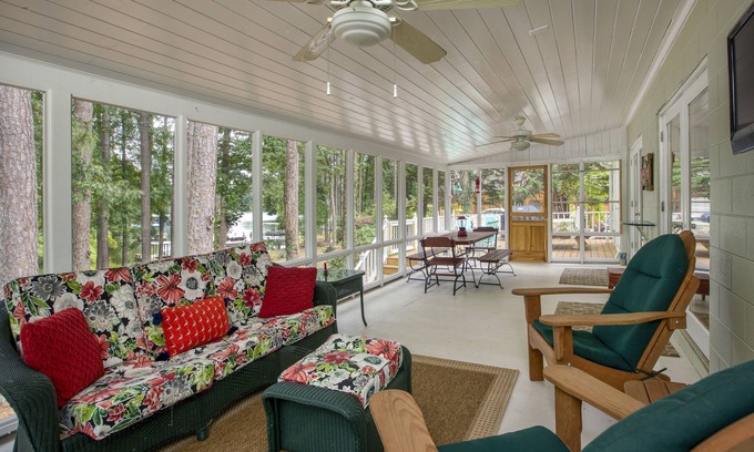 Woodstock Casa | Peaceful cottage with hiking trails,wildlife,gourmet kitchen.Monthly rental only