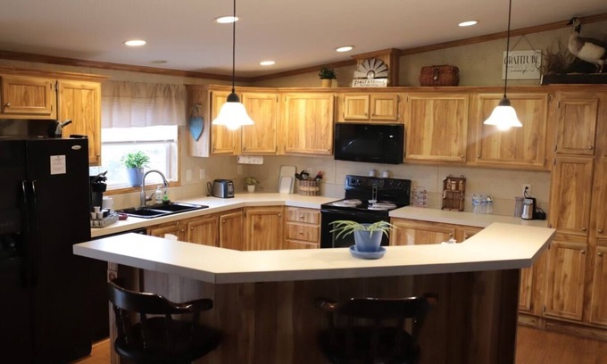 Oologah Otro | Peaceful Country Getaway on an acre