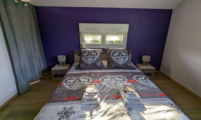 Renauvoid Cama Y Desayuno | Escapada rural cerca de Épinal: Habitación familiar y rutas ciclistas