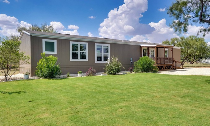Hawley Casa | Peaceful Countryside Home w/ Yard in Hawley