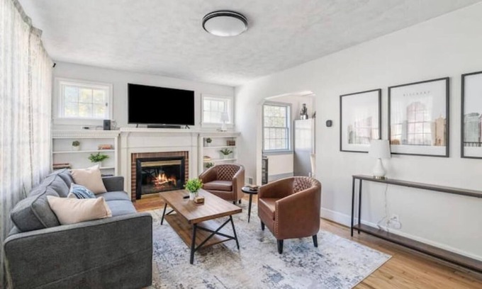 Glen Allen Casa | Peaceful & Cozy 2 BR Unit with Large Fenced Backyard-Family & Pet Friendly