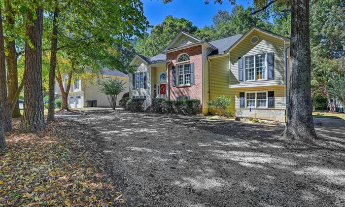Dallas Casa | Peaceful Dallas Home w/ Deck + Charcoal Grill