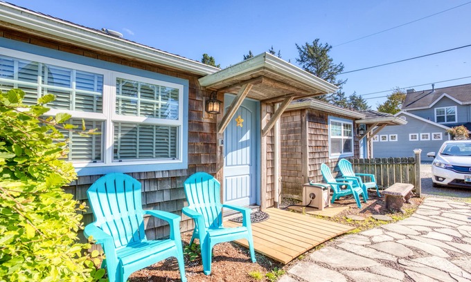 Downtown Cannon Beach Cabaña | Tranquila y acogedora casa de campo amigable para perros cerca de la playa y la ciudad.