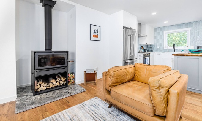 Anchorage Casa | Peaceful dog-friendly home with W/D, woodstove, large yard, deck, & foosball