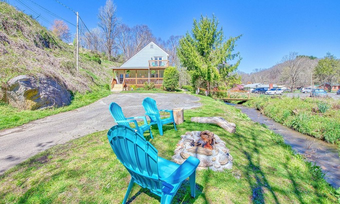 Sylva Casa | Peaceful downtown Sylva home, 3BR, porch, creek, Wifi