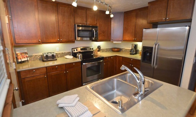 Tennis Village Condominio | 61 Tennis Village: condominio de 2 dormitorios / 2 baños en Sunriver, para 8 personas
