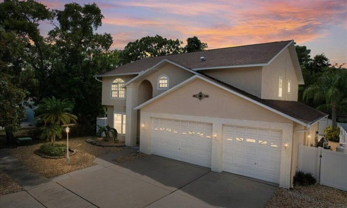 Palm Harbor Casa | Peaceful Family Vacation! Private pool, jacuzzi