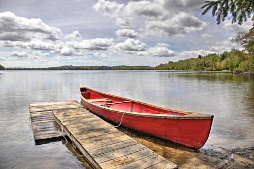 Winthrop Casa | Peaceful Fishermans Paradise with Deck and Fire Pit!