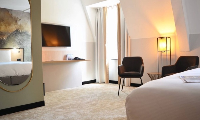 Nieuw-Haamstede Hotel | Peaceful Forestside Room Near Slot Moermond Castle and Breakfast Included