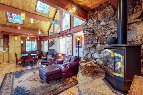 Carnelian Bay Casa | Peaceful Forest Retreat