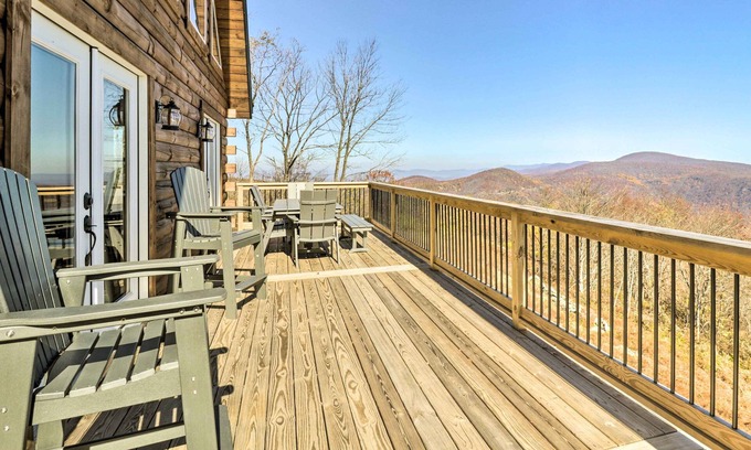 Dyke Cabina | Peaceful Free Union Cabin w/ Deck & Mtn Views