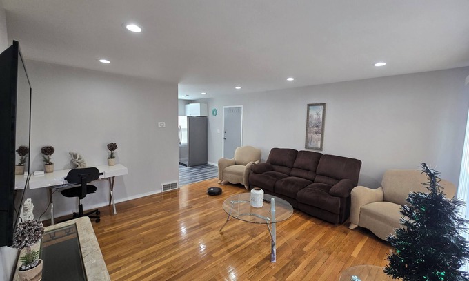 Austintown Casa | Peaceful fresh air in best neighborhood