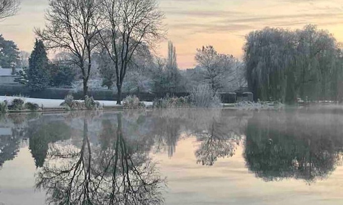 Goring Apartamento | Peaceful garden retreat in stunning, popular countryside village.