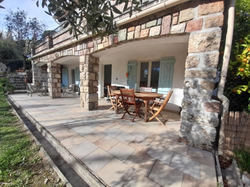Bargemon Apartamento | Peaceful Garden Apartment